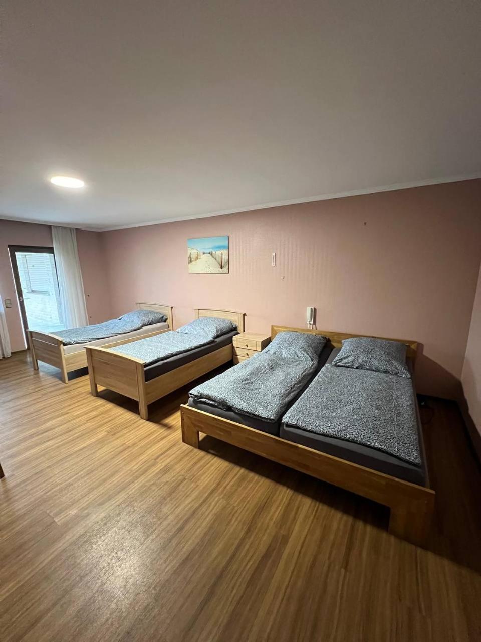 Séjour chez l'habitant Messe Und Monteurzimmer *