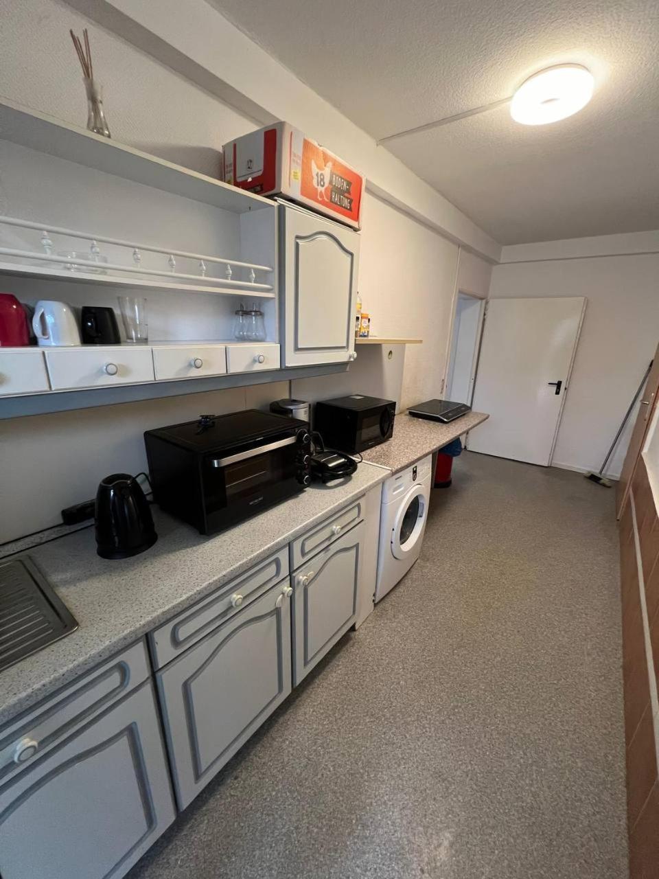 Messe Und Monteurzimmer Séjour chez l'habitant Sehnde