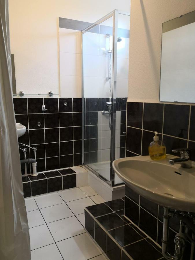 Séjour chez l'habitant Messe Und Monteurzimmer *